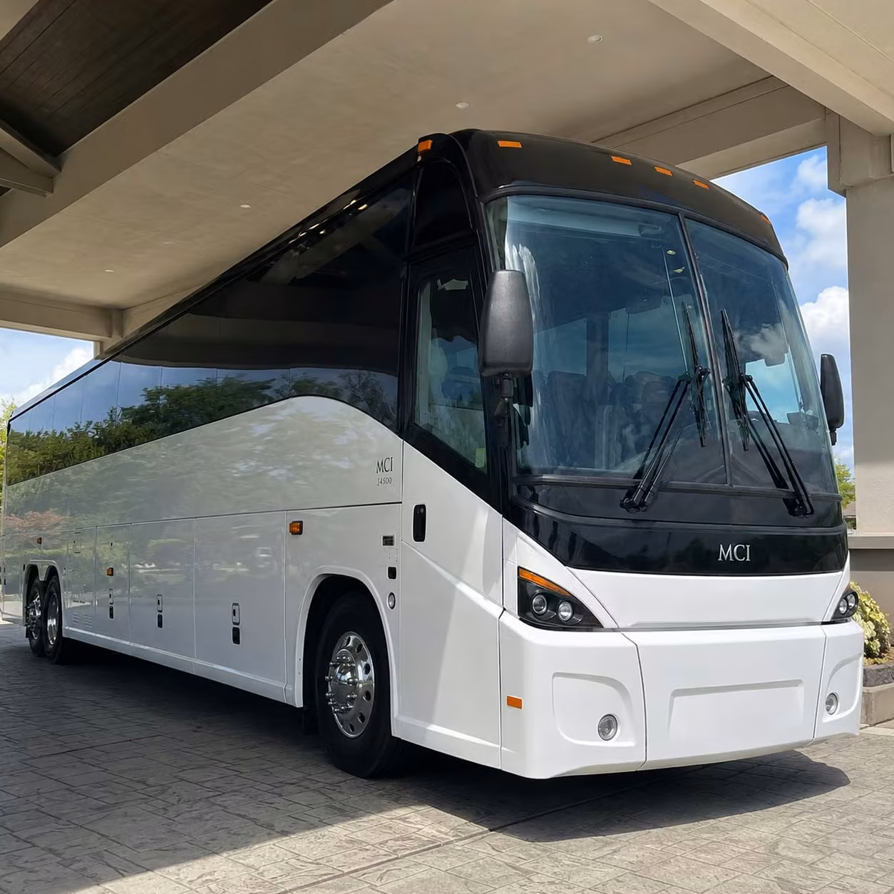 charterbusmorenovalley com is the smart choice for healthcare and hospital employee transportation in moreno valley